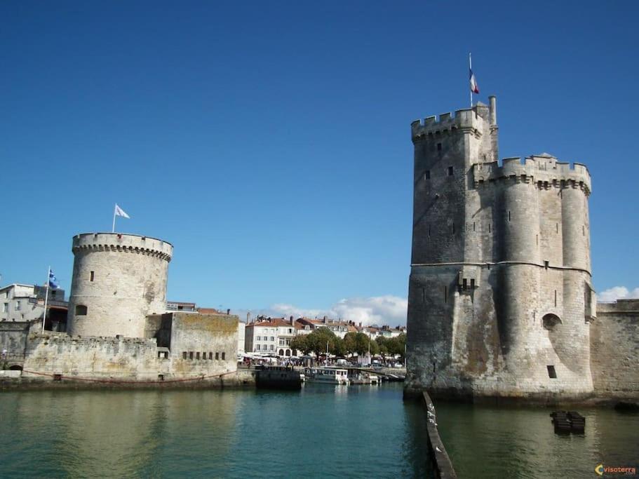 Maison Type Loft - Avec Parking En Plein Centre La Rochelle  Exteriör bild
